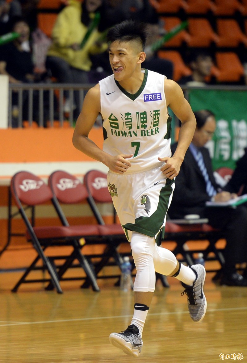 台啤于煥亞飆進3分球。（記者林正堃攝）