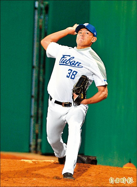 中職28年開幕戰上演「金控大戰」，富邦歷史性首戰派出本土投手黃亦志先發。（資料照，記者王藝菘攝）