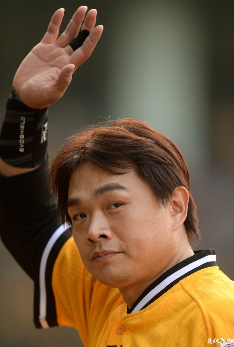 彭政閔敲出本季首轟。（記者林正堃攝）