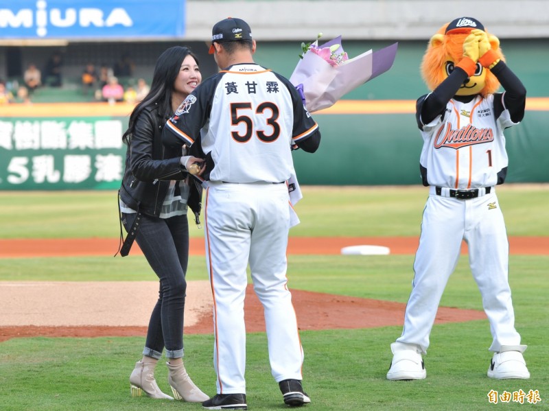 「蔗嫂」A-Lin台南開唱，吸引8188人觀賽。（記者黃志源攝）