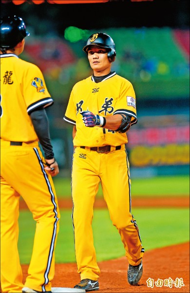 王勝偉距生涯千安只剩4支。（記者廖耀東攝）