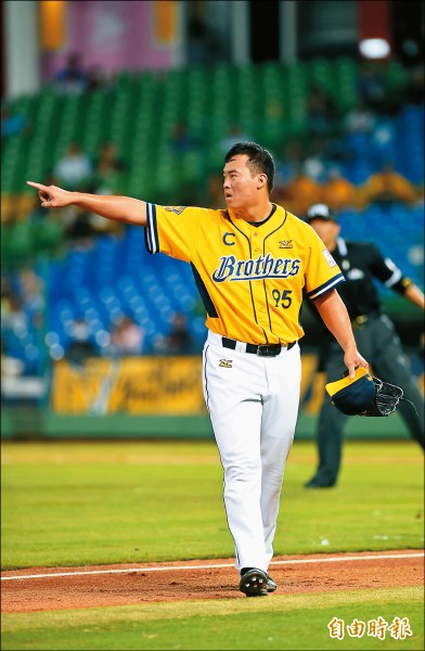 中信投手鄭錡鴻6局僅失2分,繳出優質先發。(記者廖耀東攝) 中信投手鄭錡鴻6局僅失2分,繳出優質先發。(記者廖耀東攝)