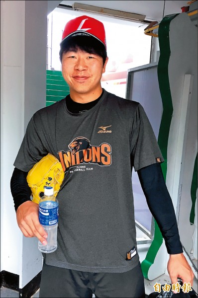 陳連宏去年的建議，讓江承峰成為獅隊本季最倚重的中繼投手之一。（記者郭羿婕攝）