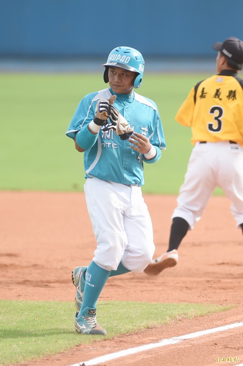 一局下，新北曾翰宇率先敲下帶有打點安打。（記者廖耀東攝）