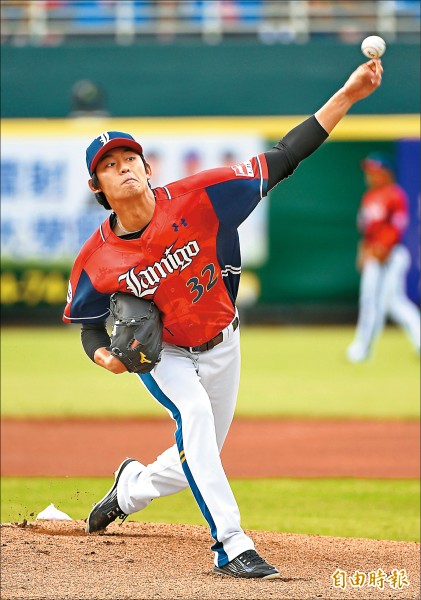 王溢正先發6.1局失3分,無關勝敗,連7場優質先發。(記者陳志曲攝) 王溢正先發6.1局失3分,無關勝敗,連7場優質先發。(記者陳志曲攝)