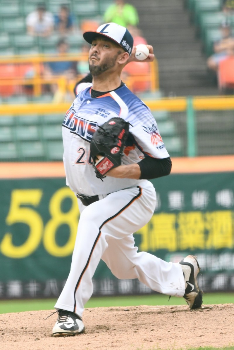 統一獅先發投手布魯斯。（記者黃志源攝）