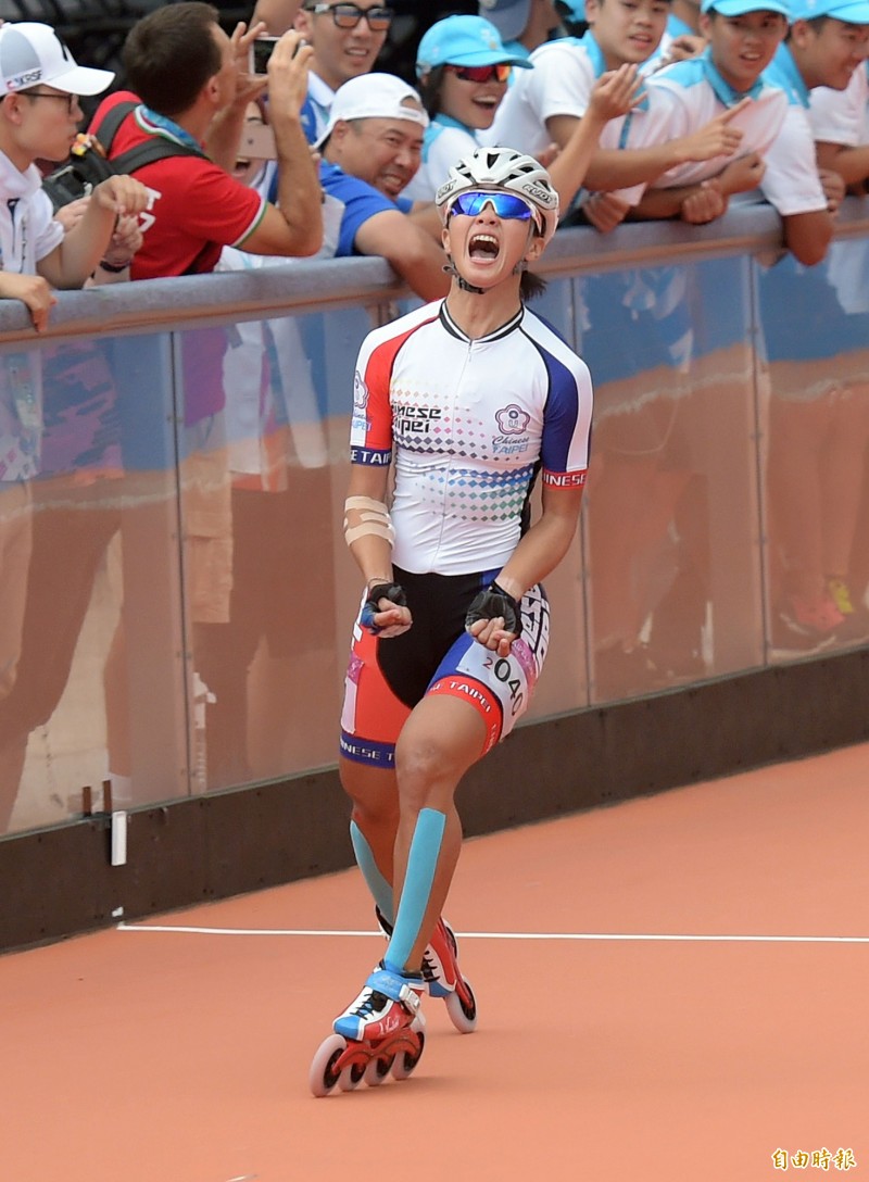 女子 十 二 尺 棒