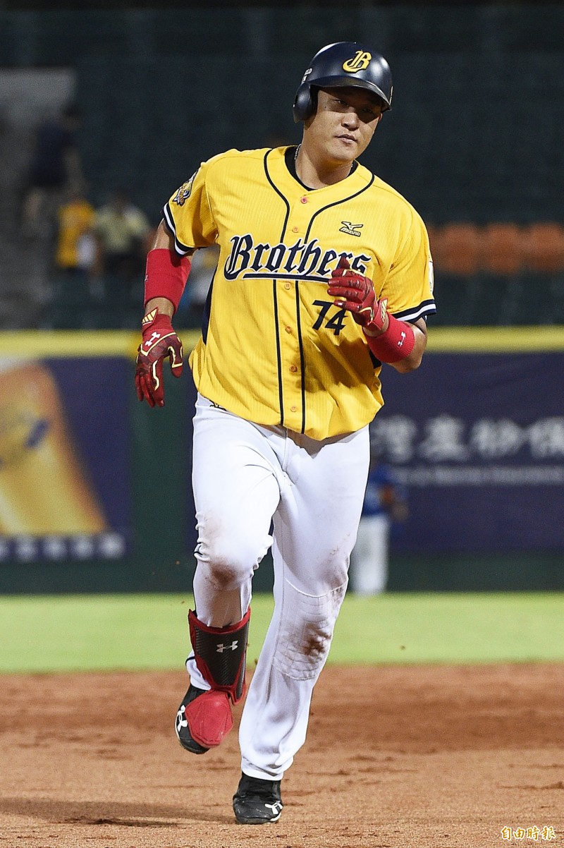 許基宏打擊近況超火燙。（記者陳志曲攝）