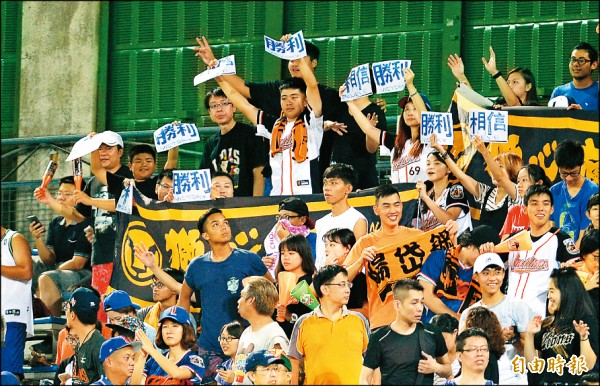獅隊在剩下的3場例行賽全力求勝，希望直接晉級總冠軍戰。（資料照，記者林正堃攝）