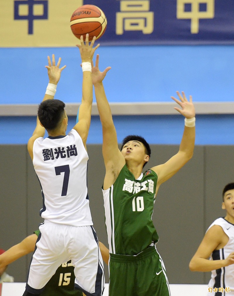 高苑工商陳郁仁攻守俱佳。（記者黃耀徵攝）