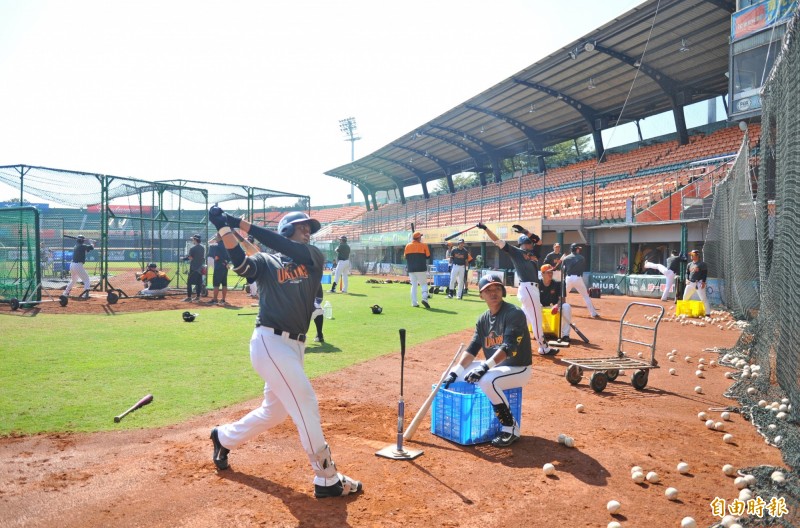 統一獅持續在台南春訓。（記者黃志源攝）