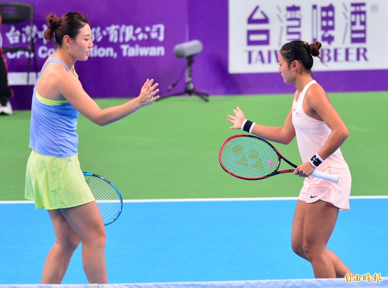 中國選手段瑩瑩（左）、王雅繁（右）。（記者王藝菘攝）