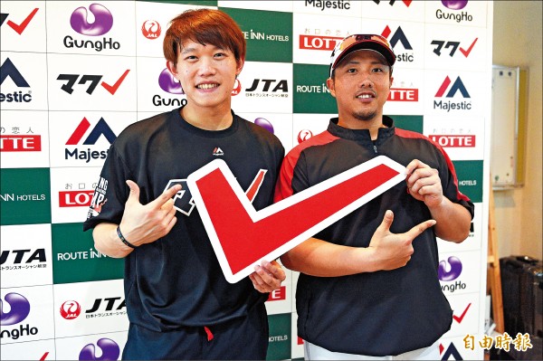 李杜軒（右）獲得羅德「合格」入團，與陳冠宇（左）成為隊友。（特派記者陳志曲攝）