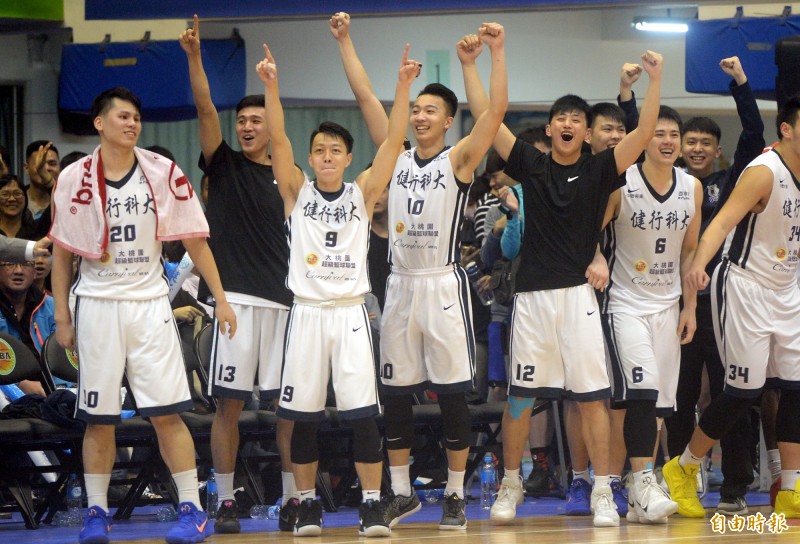 健行科大８強賽７戰全勝，奪下4強首位。（記者林正堃攝）