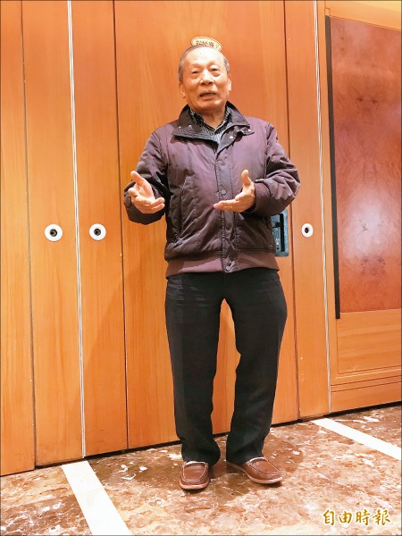 洪騰勝爆2009年兄弟象球員有逾半涉賭,之後不得已才賣球隊。(記者徐正揚攝) 洪騰勝爆2009年兄弟象球員有逾半涉賭,之後不得已才賣球隊。(記者徐正揚攝)
