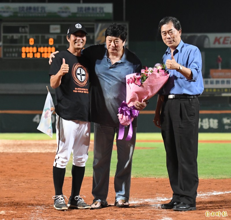 中職》投出最後一球 林岳平向投手丘說再見（圖輯）