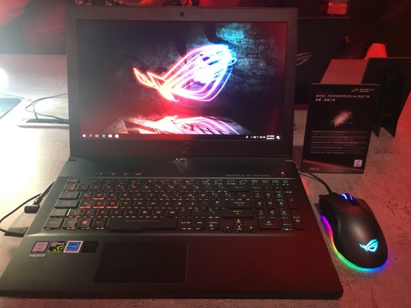 Zephyrus M內建最新第八代Intel Core i7處理器與NVIDIA GeForce GTX1060/1070獨立顯示卡。（記者陳耀宗攝）