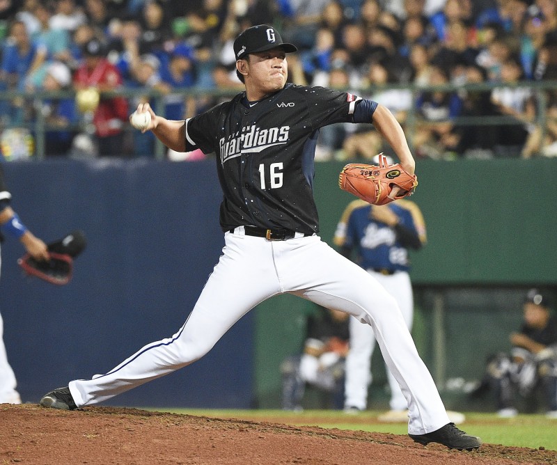 黃亦志中繼表現優異。（資料照，記者林正堃攝）