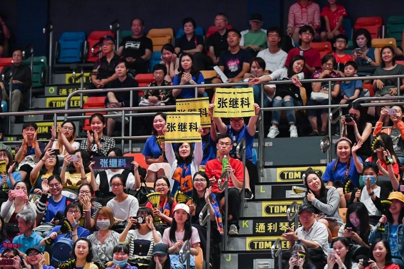 張繼科每場出賽都吸引不少死忠粉絲進場加油。（取自國際桌總官網）