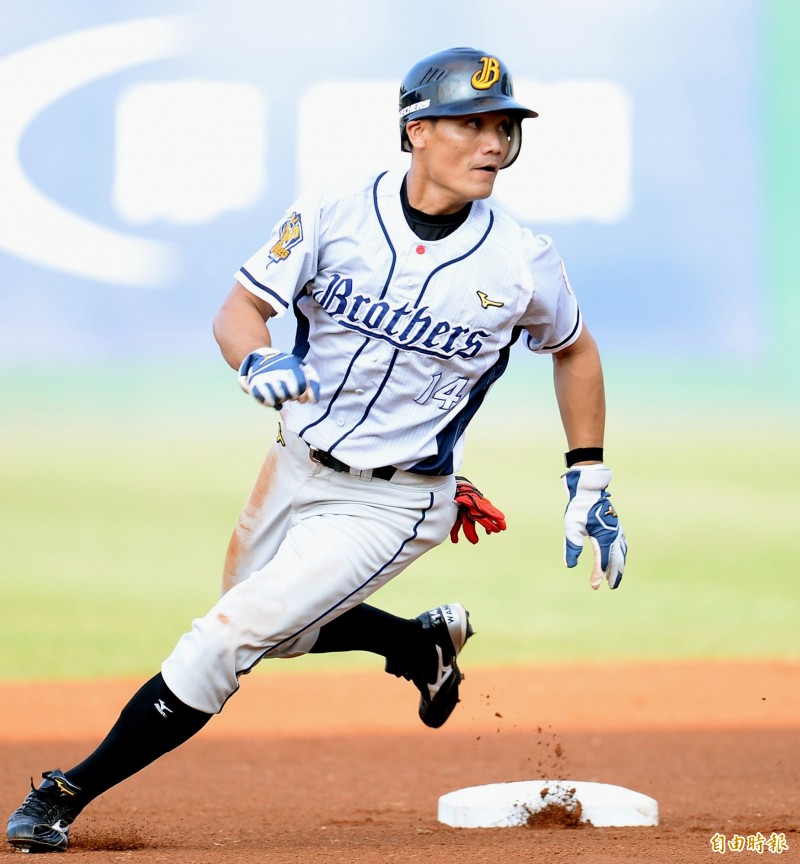 王勝偉安打。（記者林正堃攝）