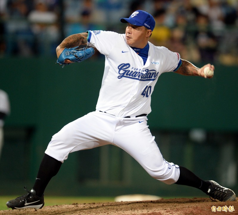 郭泓志9局上登板，飆1K、無失分。（記者林正堃攝）