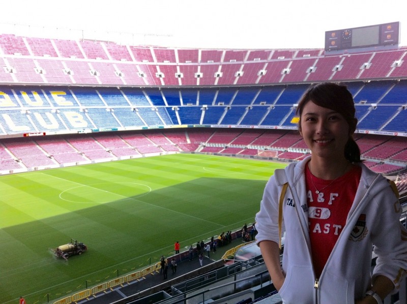 6年前卓君澤赴西班牙出差採訪合球比賽，空檔之餘參觀西甲豪門巴塞隆納主場，可容納近10萬人的諾坎普球場，這是全世界足球迷必訪聖地。（卓君澤提供）