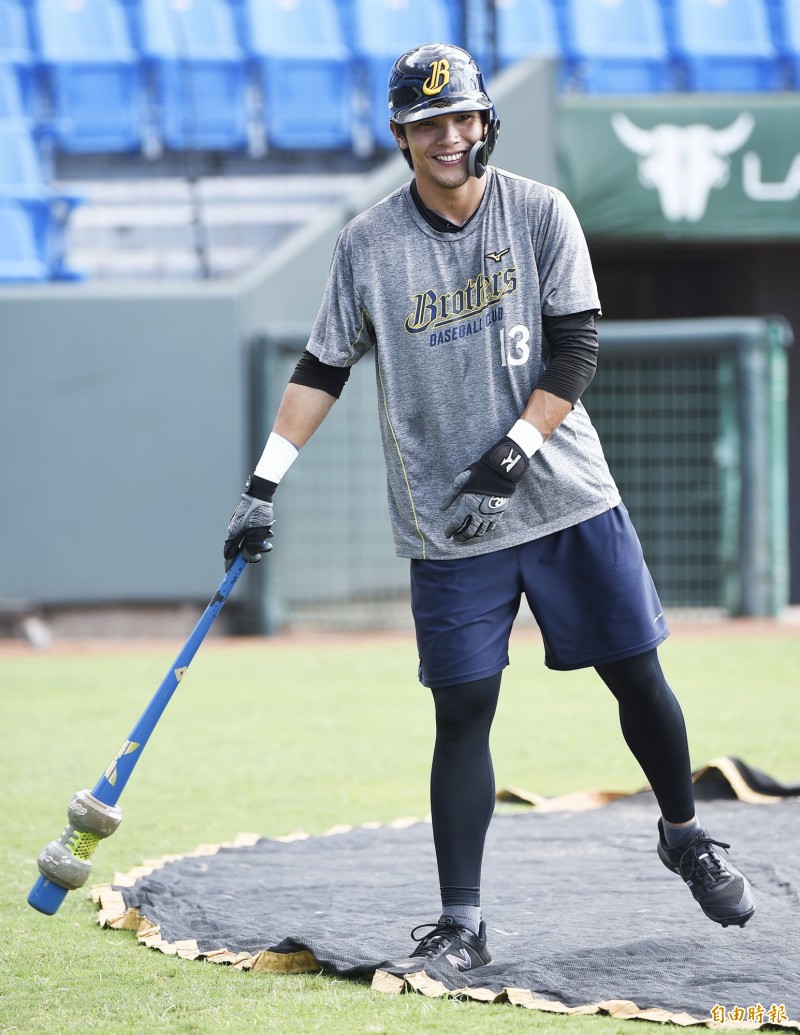 中信兄弟陳偉漢睽違三年先發登場。（記者陳志曲攝）