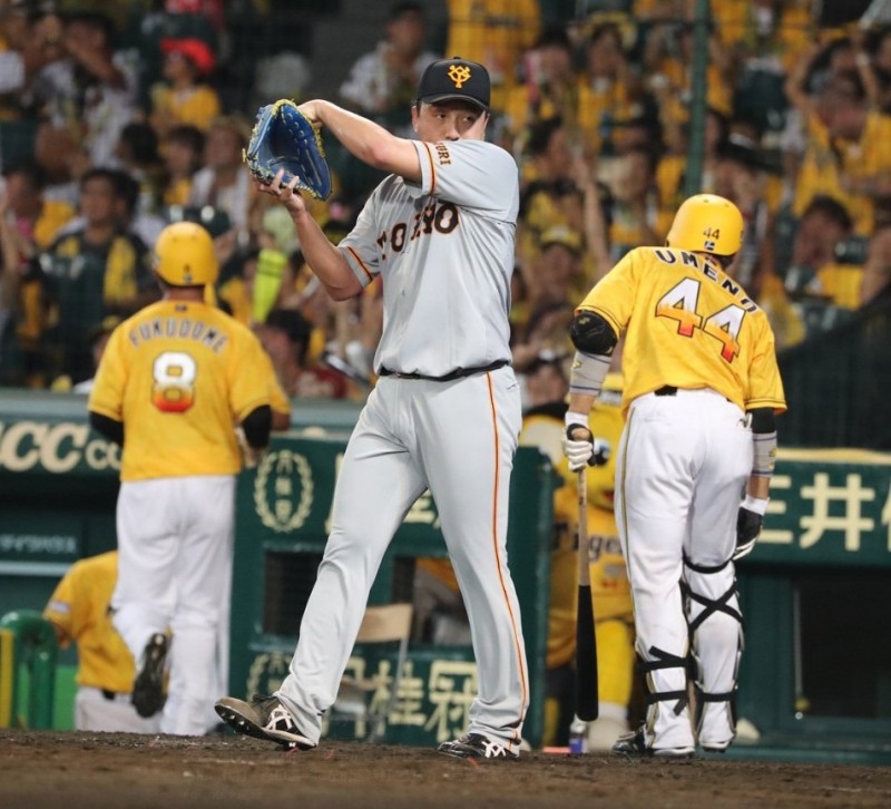 巨人中繼投手澤村拓一在八局下半遇到亂流。（取自讀賣巨人官方推特）