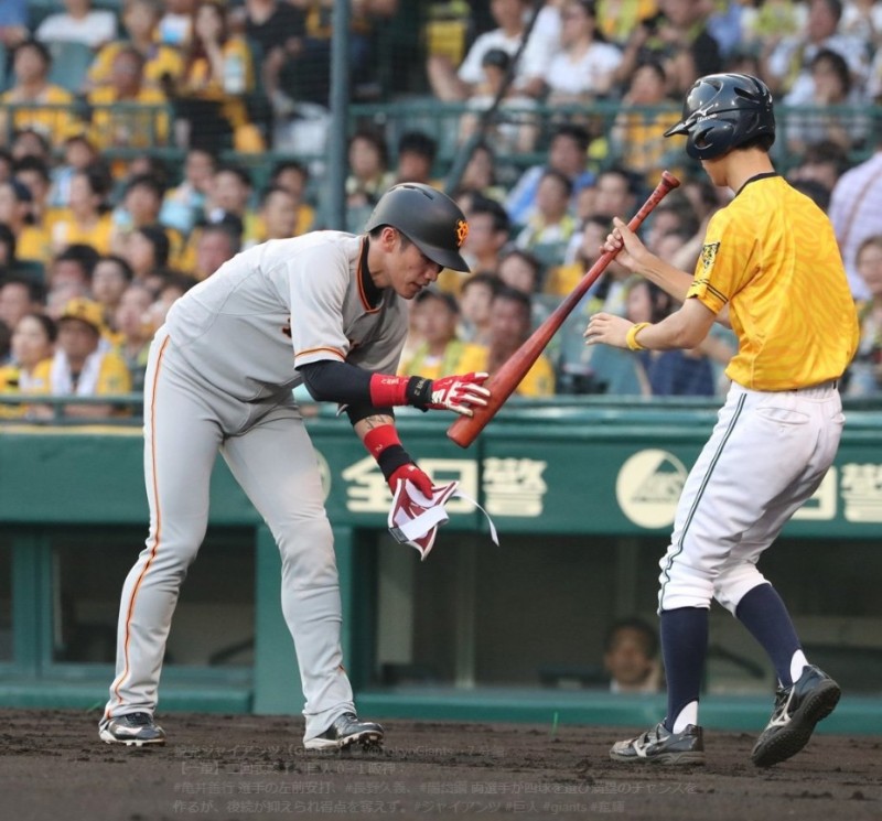 陽岱鋼首打席獲得保送。（取自讀賣巨人官方推特）