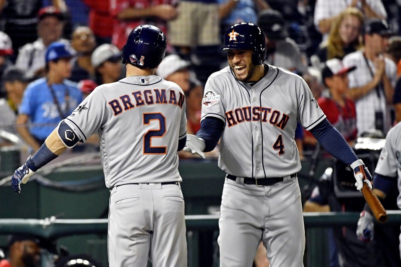 柏格曼（左）與史普林格（右）背靠背開轟。（USA TODAY Sports）