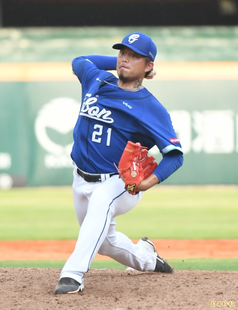 林克謙後援一局，讓獅隊二軍3上3下。（記者黃志源攝）