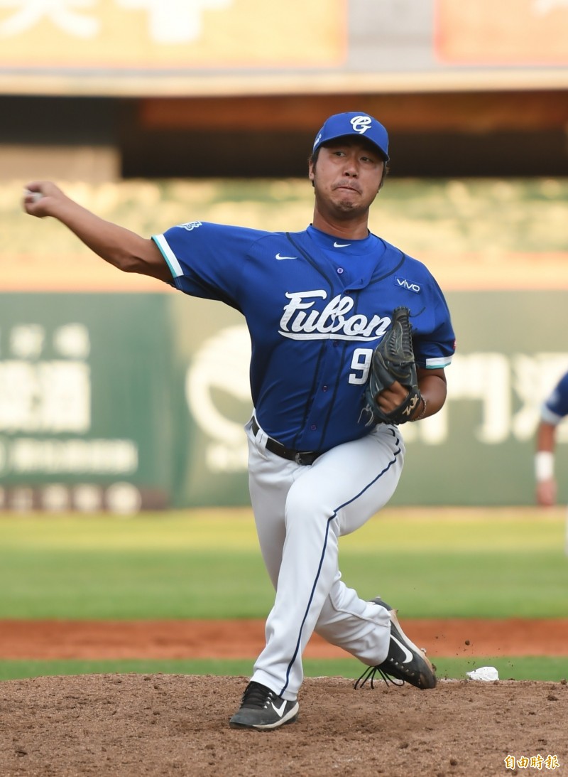 林弈豪今天投球狀況不理想。（記者黃志源攝）