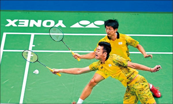 陳宏麟(後)與王齊麟聯手晉級男雙8強。(取自官網) 陳宏麟(後)與王齊麟聯手晉級男雙8強。(取自官網)