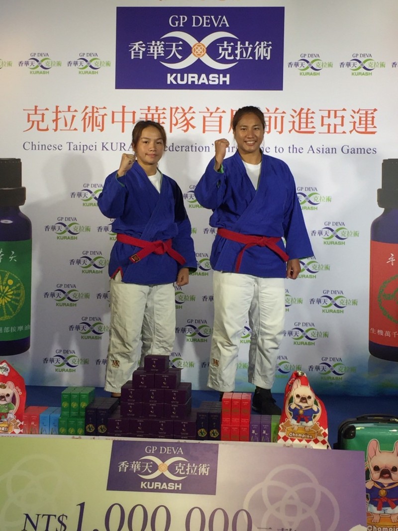 克拉術亞運處女秀，台將李宛庭（左起）、楊憲慈志在金牌。（記者梁偉銘攝）