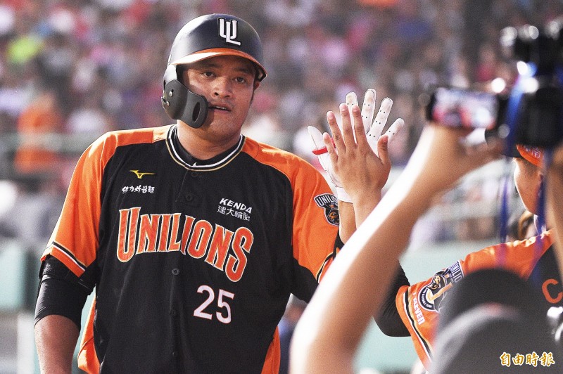 鄧志偉生涯首次單場三響砲。（記者陳志曲攝）