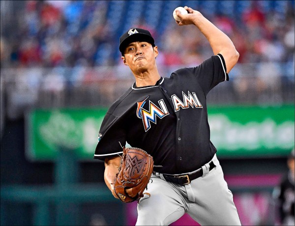 今天早上美職馬林魚隊陳偉殷,將在主場迎戰勇士,挑戰本季第5勝。(路透資料照) 今天早上美職馬林魚隊陳偉殷,將在主場迎戰勇士,挑戰本季第5勝。(路透資料照)