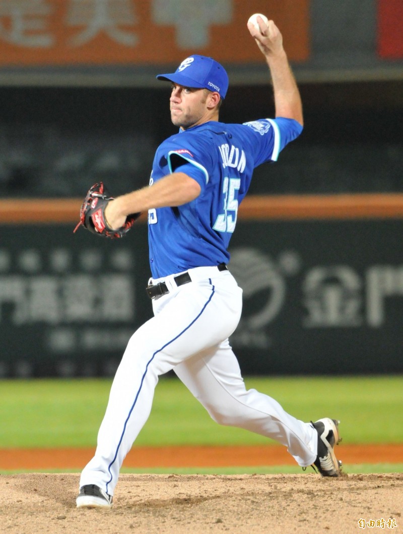 悍將先發投手喬登。（記者黃志源攝）