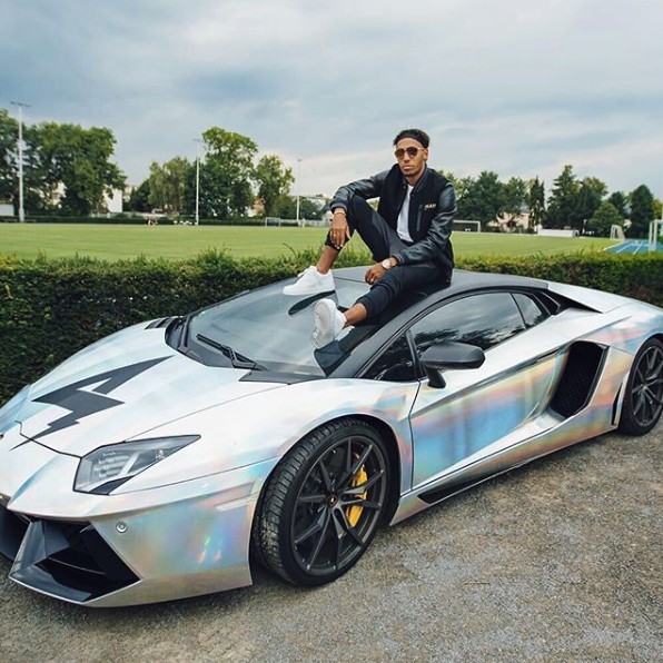 奧巴梅揚愛車成癡。（取自IG）