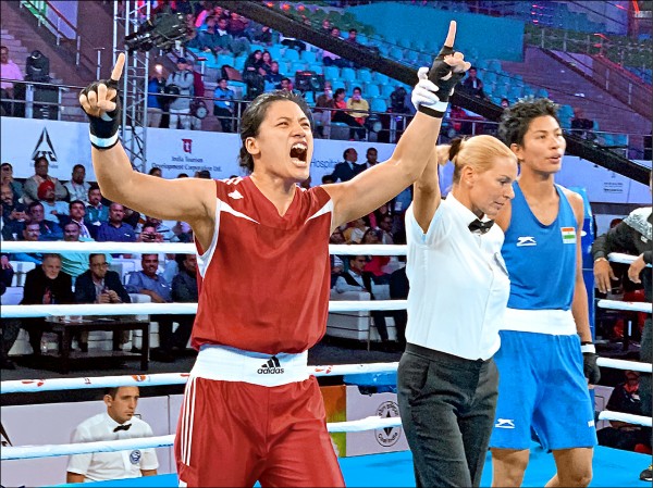 陳念琴世錦賽對上印度地主隊選手博戈恩,以4比0晉級決賽。(清大提供) 陳念琴世錦賽對上印度地主隊選手博戈恩,以4比0晉級決賽。(清大提供)