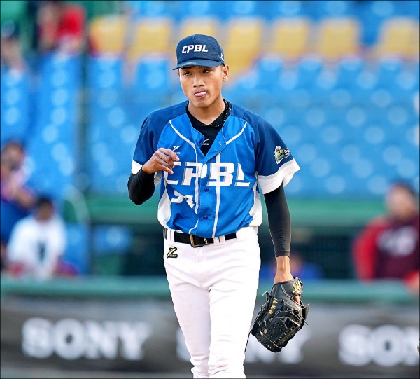 吳俊偉雖然「關門」失利,但總教練林振賢仍看好他未來將成為很好的救援投手。(中職提供) 吳俊偉雖然「關門」失利,但總教練林振賢仍看好他未來將成為很好的救援投手。(中職提供)