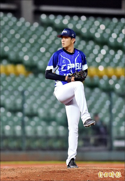 林逸翔昨先發5局，被敲5安、失3分。（記者廖耀東攝）