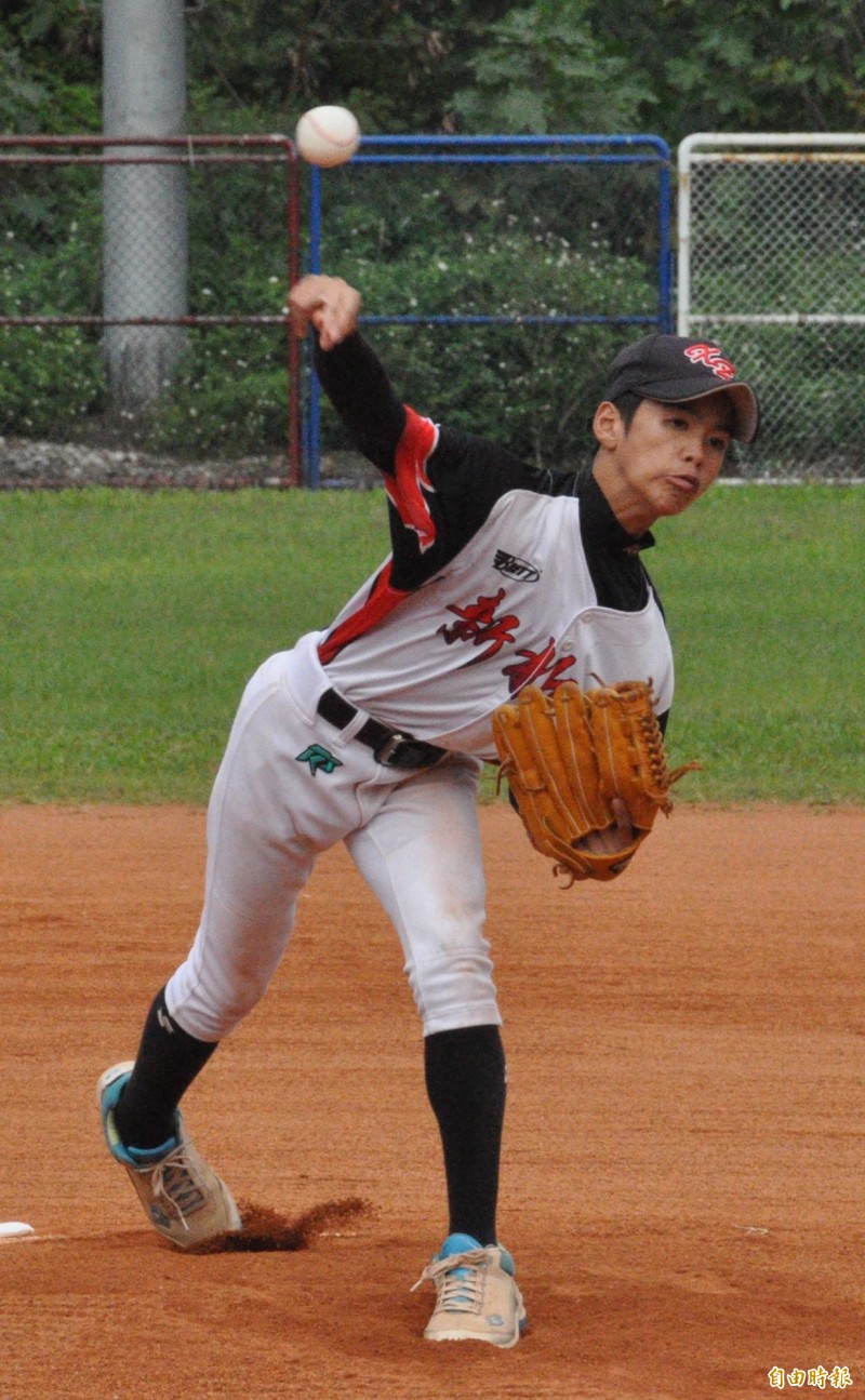 4強賽新北市對高雄市，江宗駿先發5局只挨1安無失分，率領新北市晉級冠軍戰。（記者徐正揚攝）