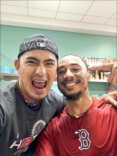 林子偉和今年美聯MVP貝茲（Mookie Betts）早在2012年秋訓就開始建立交情，貝茲還是他秋訓時第1個室友。（林子偉提供）