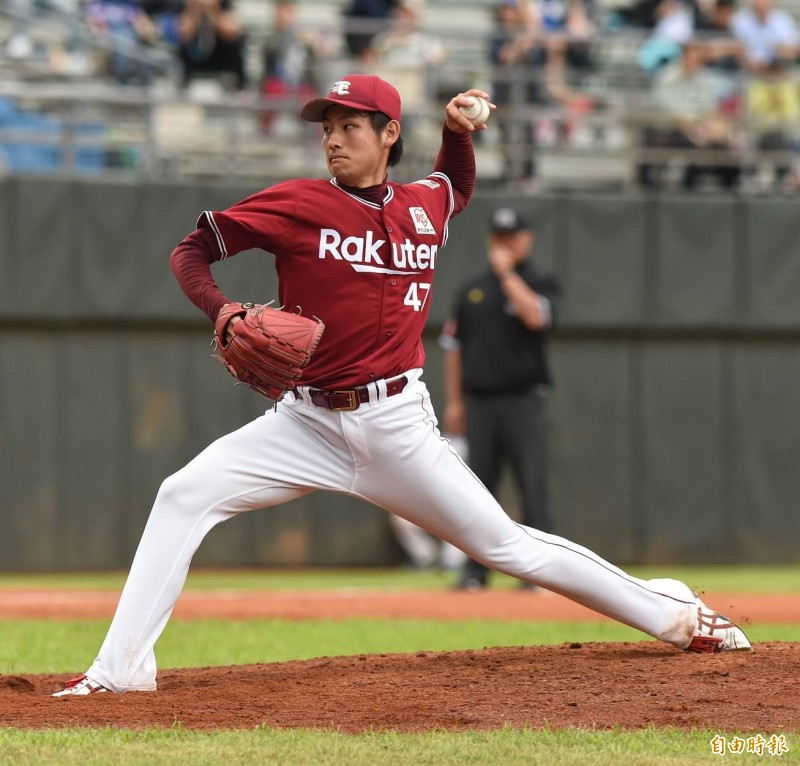 樂天47號渡邊佑樹。（記者劉信德攝）