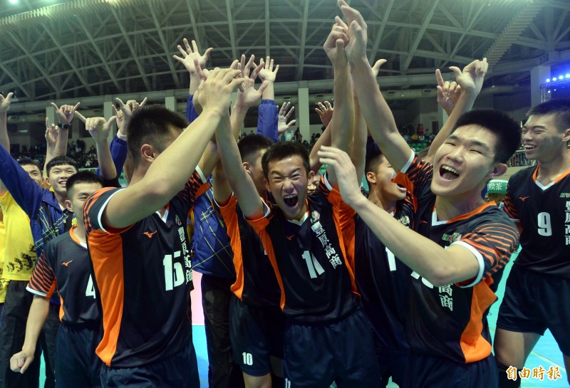 豐商完成史無前例六連霸。（記者林正堃攝）