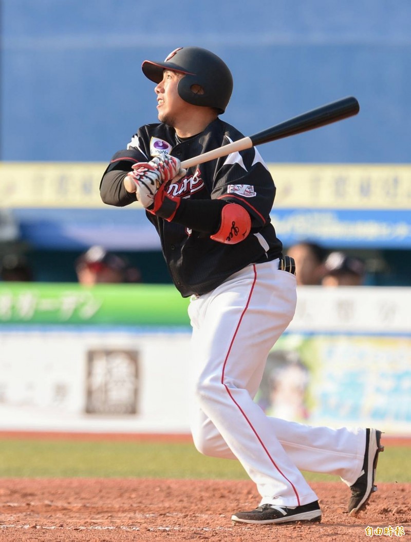 李杜軒轟出全壘打。（特派記者林正堃攝）