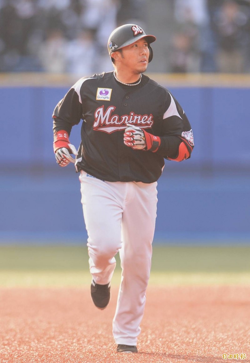 李杜軒轟出全壘打。（特派記者林正堃攝）