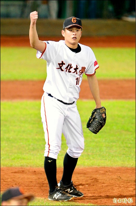 文化大學蘇俊璋在4強戰和冠軍戰2度完美解危,拿下「功勞獎」。(記者林正堃攝) 文化大學蘇俊璋在4強戰和冠軍戰2度完美解危,拿下「功勞獎」。(記者林正堃攝)