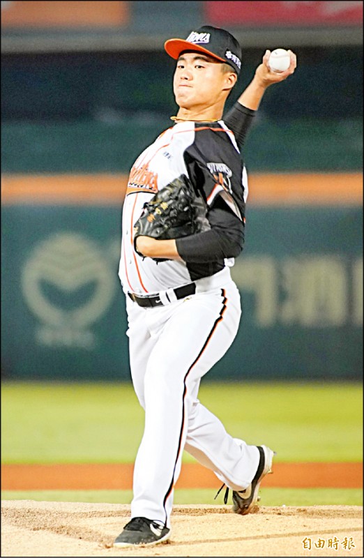 張志豪逆轉砲 兄弟率先10勝