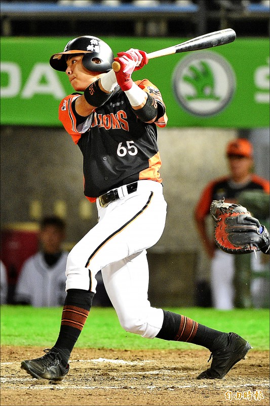 獅隊陳重羽本季首度扛開路先鋒，單場5支2。（記者陳志曲攝）